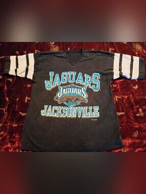 Vintage 1996 Jacksonville Jaguars NFL T-Shirt - Logo 7 Striped Sleeve - Large